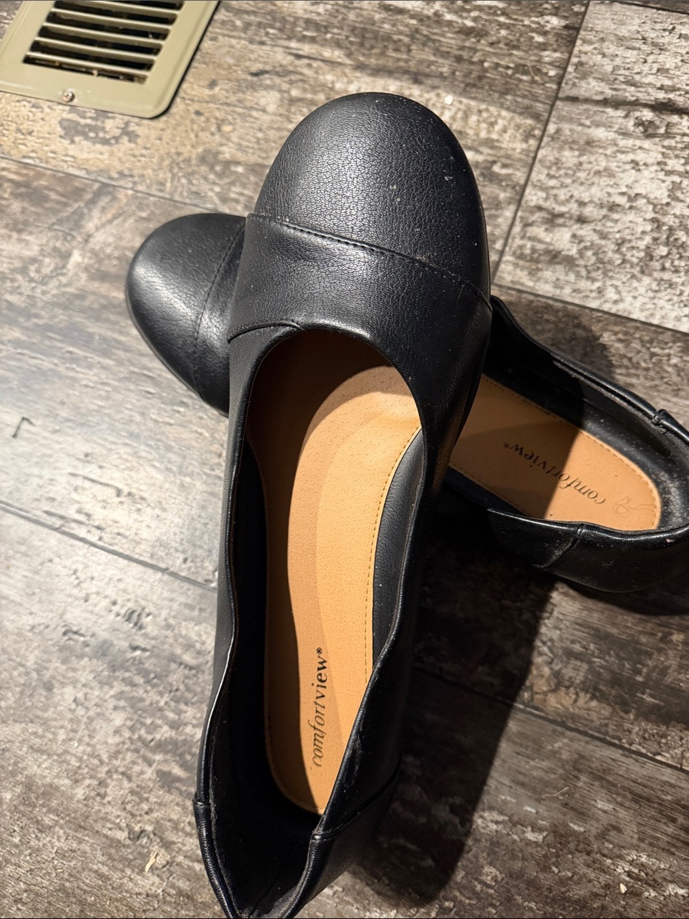 comfortview Black Women's Round-Toe Slip-On Flats